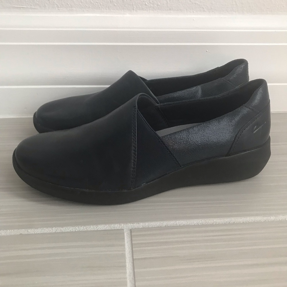 Clarks Women’s Ultimate Comfort Kayleigh Step Loafer Navy Blue US 8